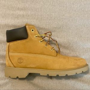 Brand new Timberland boots size 5.5 in Women